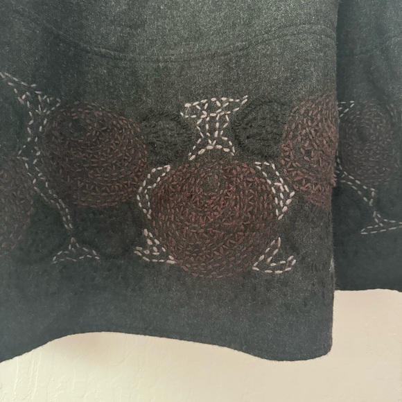 Embroidered Wool Skirt - Picture 4 of 4